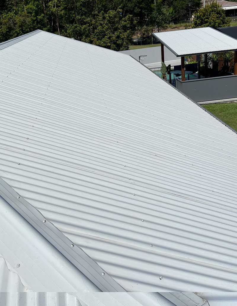 Cooroibah roof-pressure-cleaining